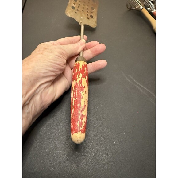 Vintage Spatula Red Handle No Markings - Picture 6 of 6